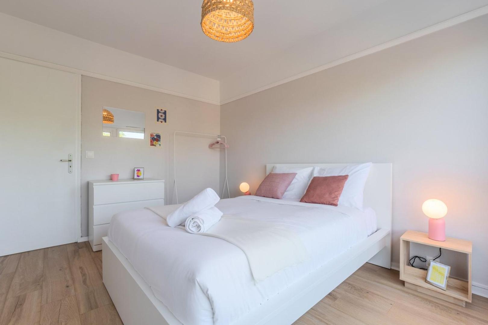 Spacious 3 Bedroom Apartment & Private Parking! Lambersart Екстериор снимка